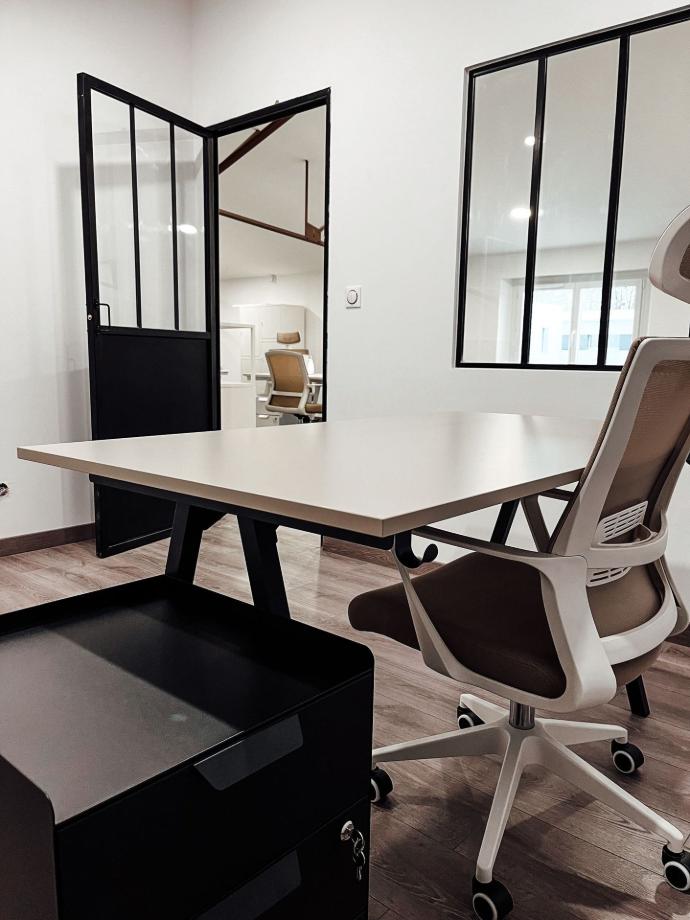 BUREAU PRIVÉ       	 ​     LA SEMAINE