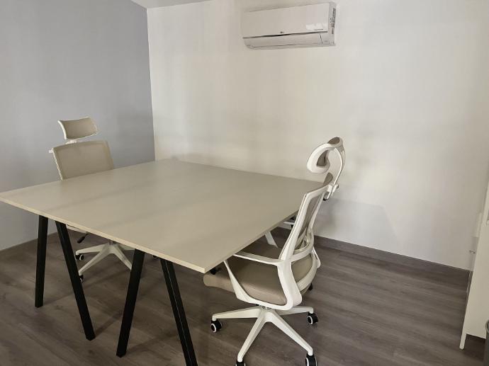 BUREAU PRIVÉ / LE MOIS