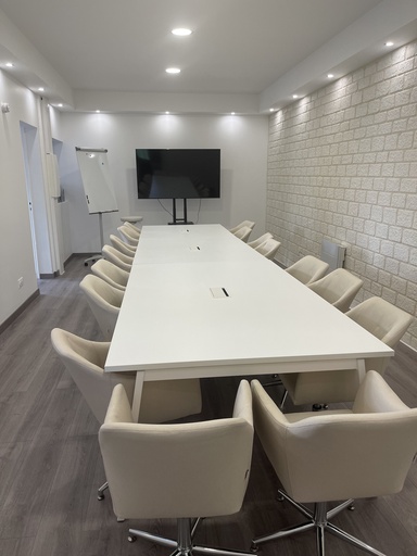 SALLE DE RÉUNION / LE MOIS